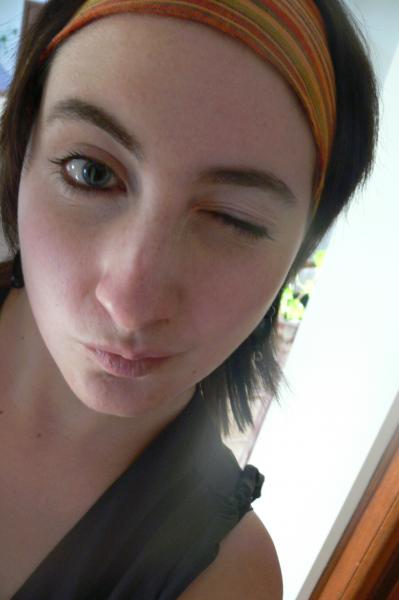 Moi essayant de faire un clin d' oeuil,lol